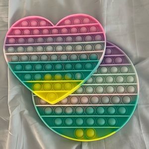 Colorful pop-its